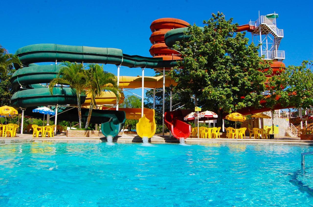 Caldas Novas Imperio Romano Com 1 Dia No Acqua Park Экстерьер фото
